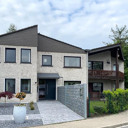 Besotel Erkrath- Schicke Fewo Oder Apartments Zentral Naehe Bahnhof Und Autobahn Im Neandertal Mit Glasfaser Wlan Und Freies Parken Экстерьер фото